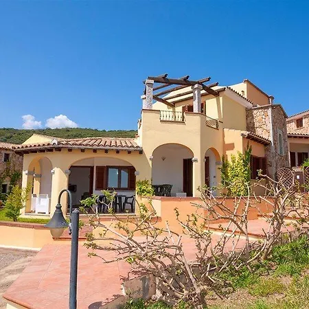 Li Troni Apartahotel Budoni