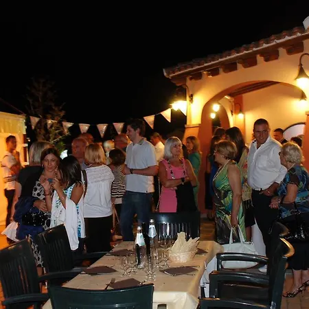 Apartahotel Li Troni Budoni