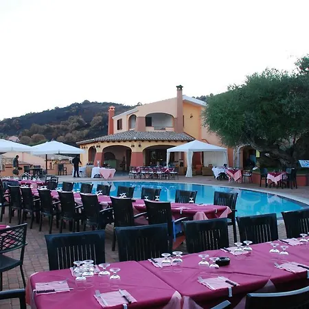 Apart Otel Li Troni Budoni