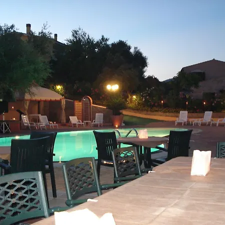 Li Troni Apart Otel Budoni