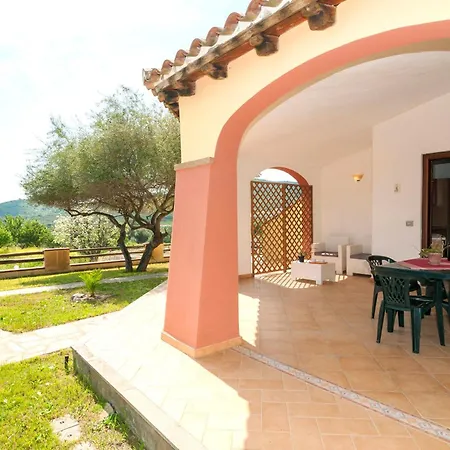 Li Troni Apart Otel Budoni