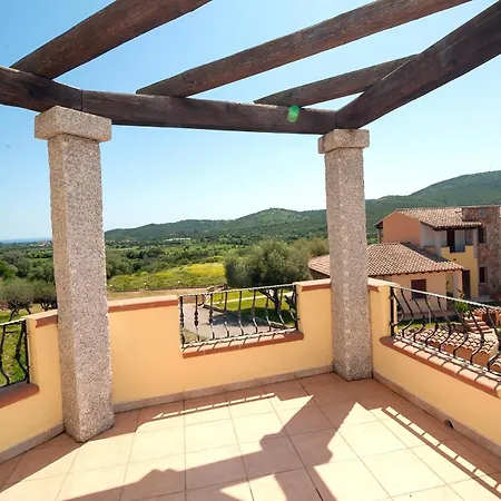 アパートホテル Li Troni