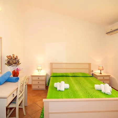 Hotel apartamentowy Li Troni 3*