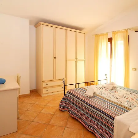 Apart Otel Li Troni 3*