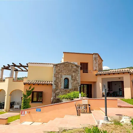 Aparthotel Li Troni 3*