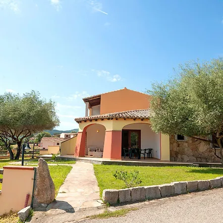 Li Troni Apartahotel Budoni