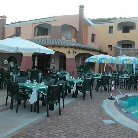 Aparthotel Li Troni