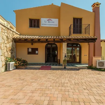 Apart Otel Li Troni 3*