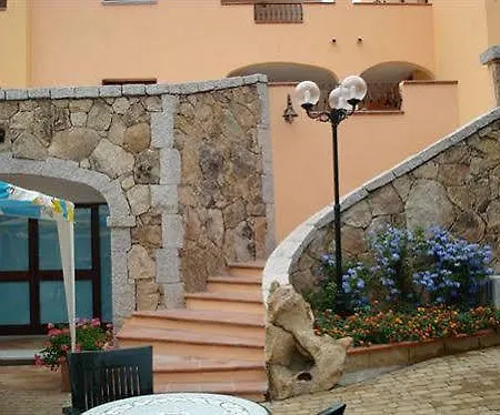 Apartahotel Li Troni Budoni