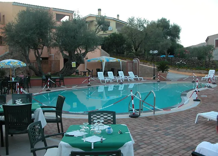 Aparthotel Li Troni 3*