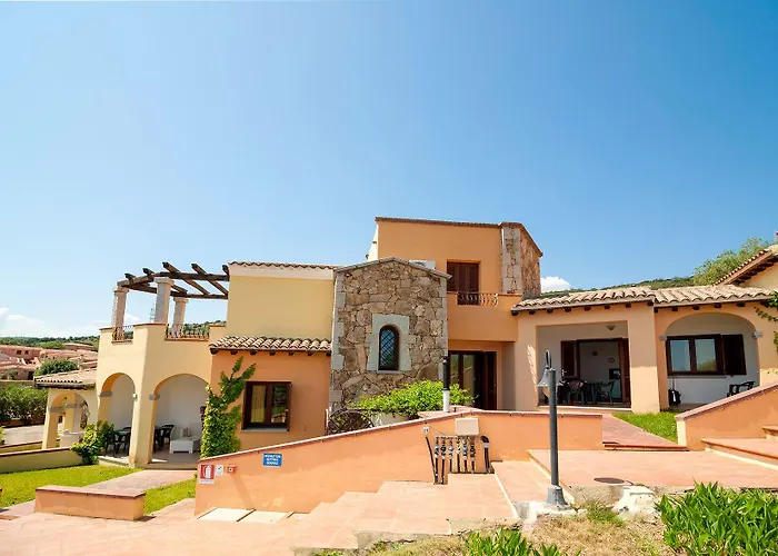 Aparthotel Li Troni 3*