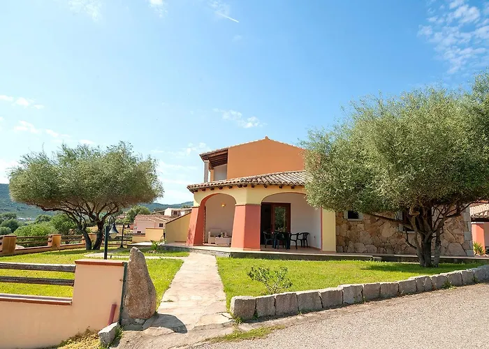 Aparthotel Li Troni 3*