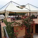 Li Troni Aparthotel 3*