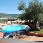 Li Troni شقة فندقية