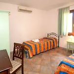 Li Troni 3* بودوني