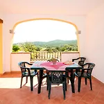 Li Troni Aparthotel 3*