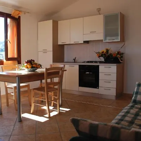 Li Troni 3* بودوني