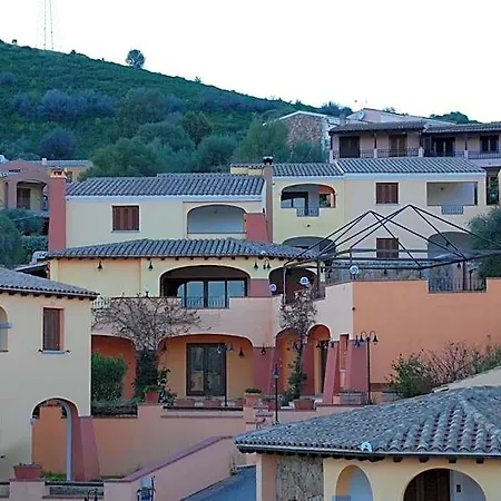 Apart Otel Li Troni
