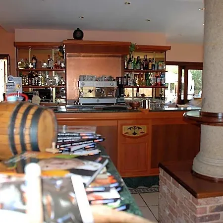 Li Troni Apart Otel