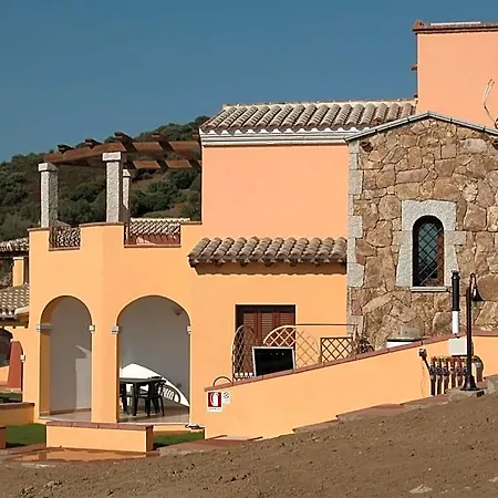 Apart Otel Li Troni