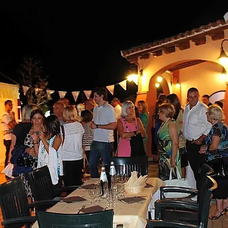 Li Troni Apart Otel Budoni