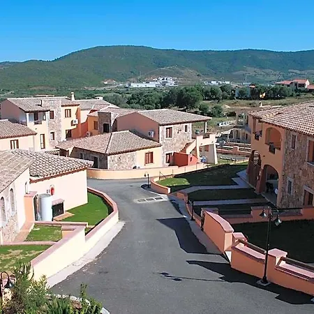 Apart Otel Li Troni Budoni