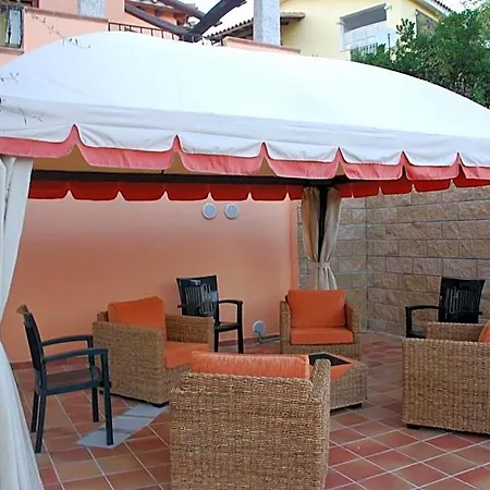 Li Troni Apart Otel