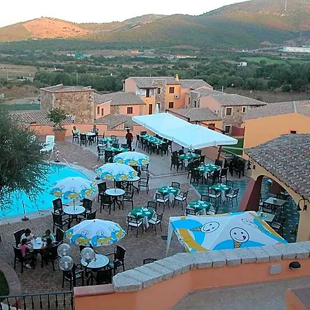 Li Troni Apart Otel