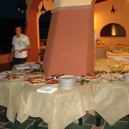Li Troni Apart Otel Budoni