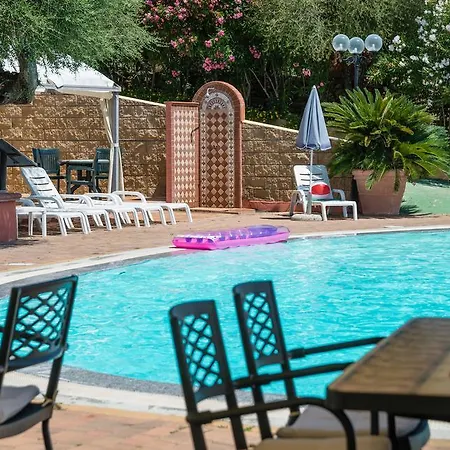 Aparthotel Li Troni